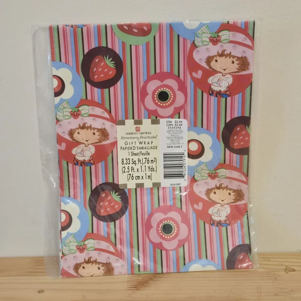 Vintage Strawberry Shortcake Fashion Wrap American Greetings 8.33sq ft New - Picture 1 of 4